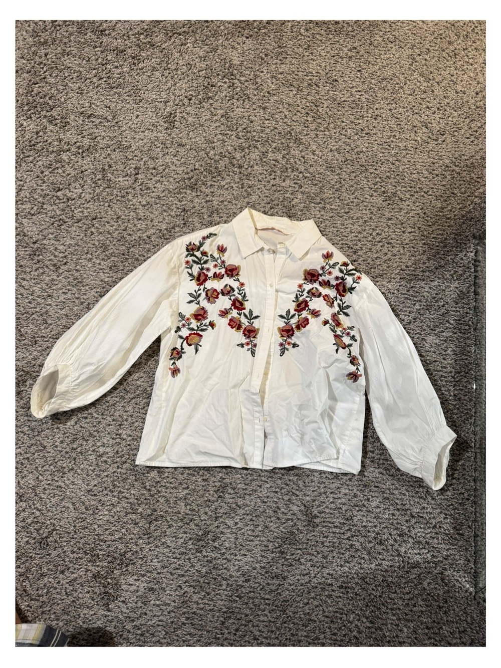 Zara white Button-Up Blouse with Floral Embroidery